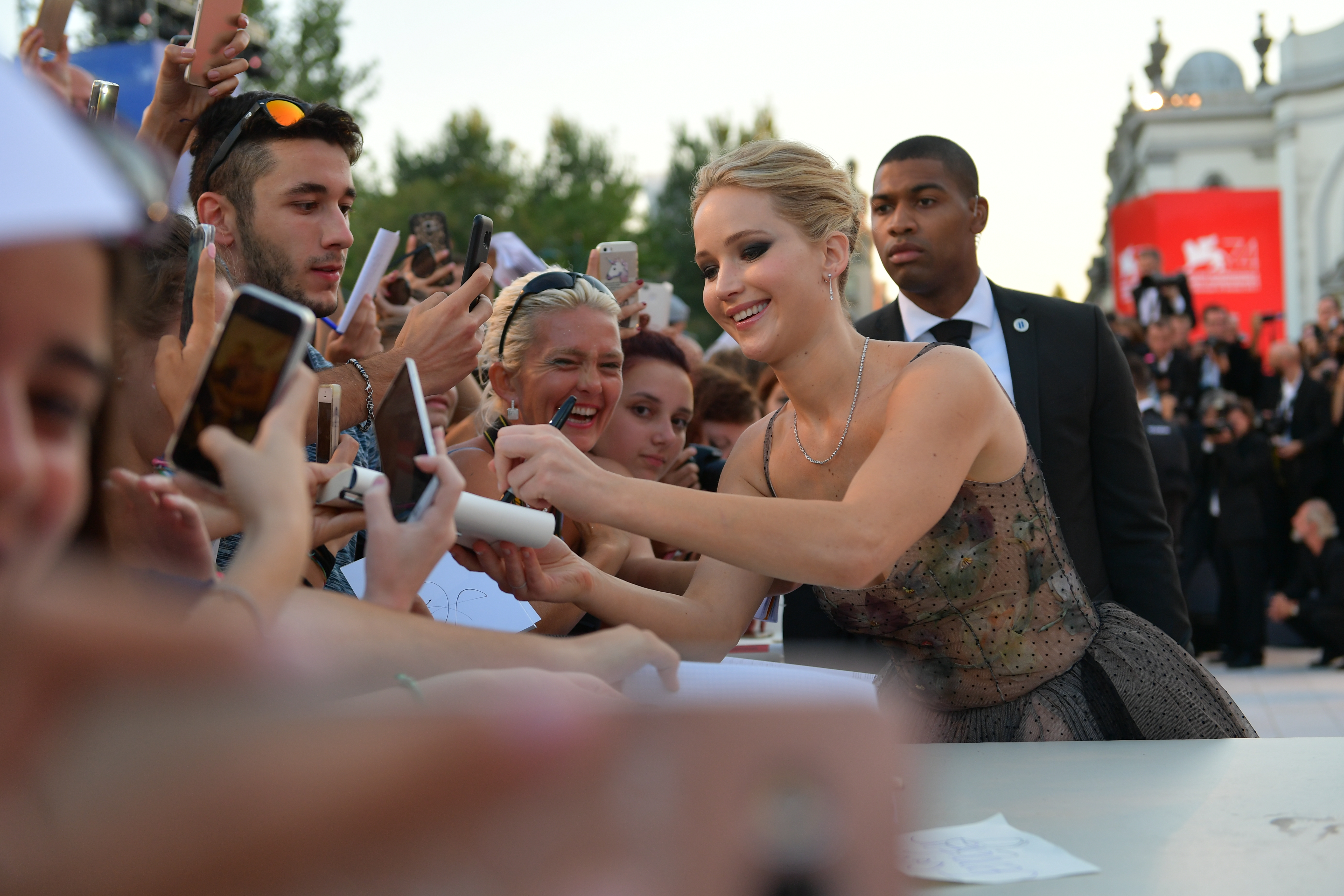 МАМА! Даррена Аронофского и прелестная Дженнифер Лоуренс 5 41167 Red carpet Mother Jennifer Lawrence La Biennale di Venezia foto ASAC 13